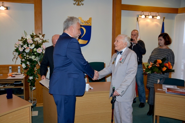 Włodzimierz Bławdziewicz odbiera wyróżnienie