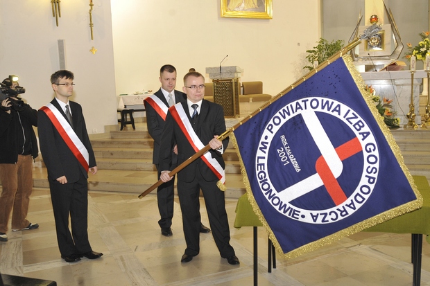 Sztandar Powiatowej Izby Gospodarczej