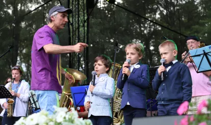 Występ Nieporęckiej Orkiestry Dętej  podczas Święta Gminy Nieporęt.