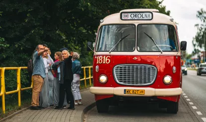 Przejażdżka zabytkowym autobusem podczas Święta Gminy Nieporęt. Foto Aleksander Wąsik